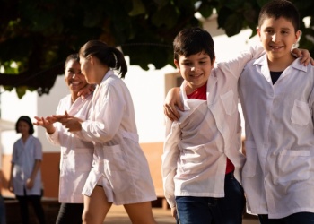 Vuelta a clases: refuerzan el llamado a completar vacunas y controles médicos