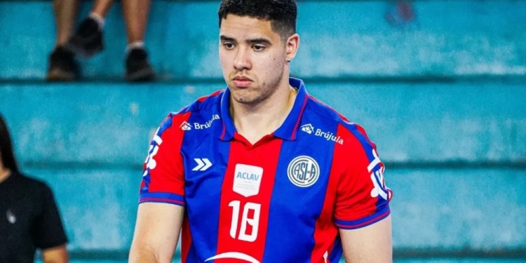 CONTUNDENCIA. Acosta fue goleador del Santo en los dos últimos partidos.