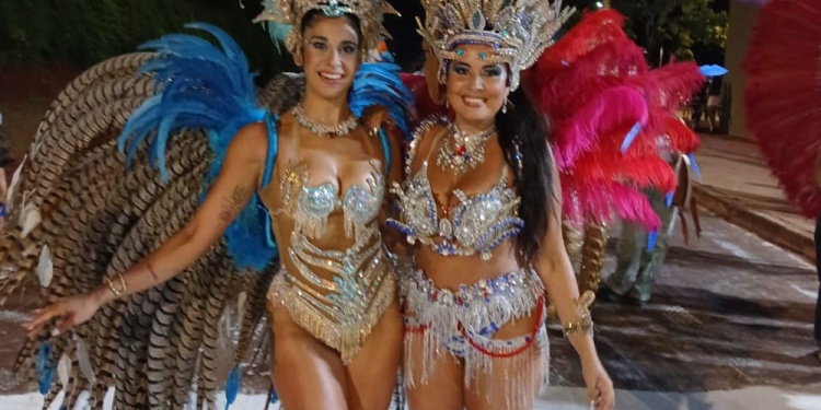 Con brillo, ritmo y gran convocatoria comenzaron los Carnavales Apostoleños 2026