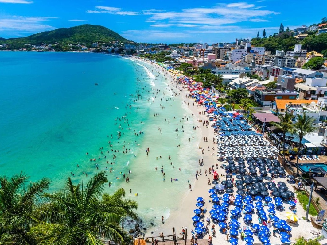 Marcan que Bombinhas registró una baja de hasta 40% en la afluencia de argentinos durante enero