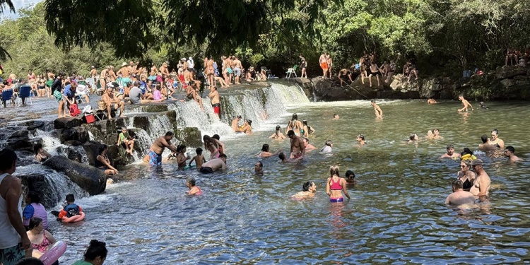 CAMPING SALTO CUÑÁ PIRÚ. Es uno de los atractivos del municipio más concurridos de la temporada estival.