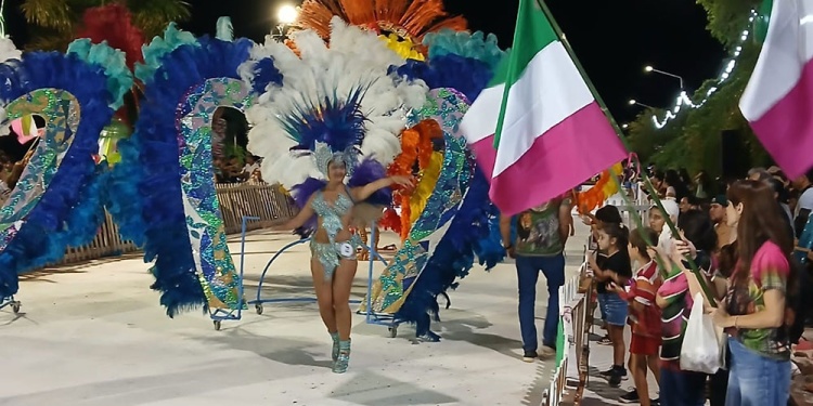 Con brillo, ritmo y gran convocatoria comenzaron los Carnavales Apostoleños 2026