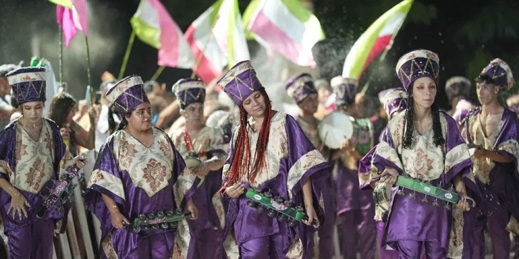 Con brillo, ritmo y gran convocatoria comenzaron los Carnavales Apostoleños 2026