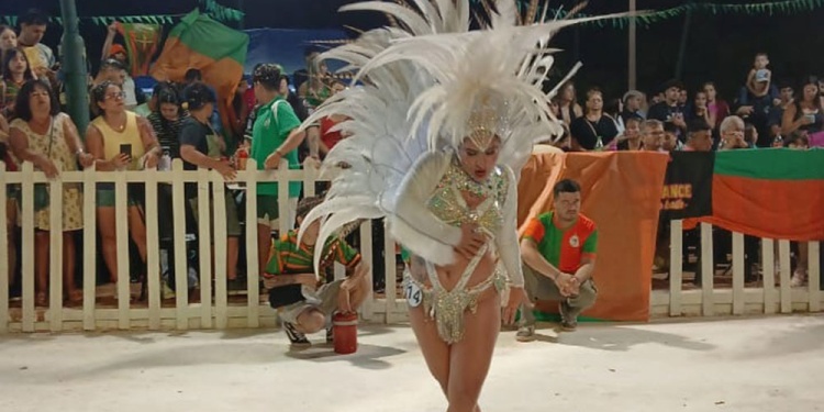 Con brillo, ritmo y gran convocatoria comenzaron los Carnavales Apostoleños 2026