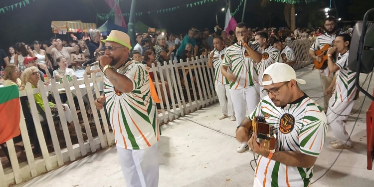 Con brillo, ritmo y gran convocatoria comenzaron los Carnavales Apostoleños 2026