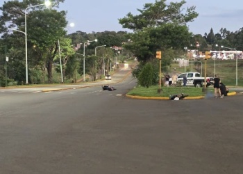 Un joven de 19 años en estado crítico tras choque de motos