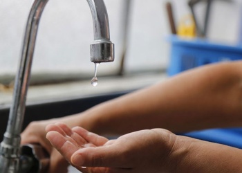 Nueva rotura de caño maestro deja sin agua a barrios de Eldorado