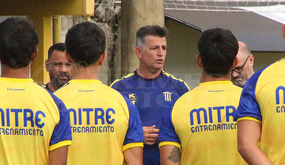 “Estar entre los cuatro primeros y entrar a la Copa Argentina”, los objetivos de Mitre