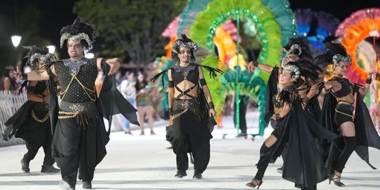 Con brillo, ritmo y gran convocatoria comenzaron los Carnavales Apostoleños 2026