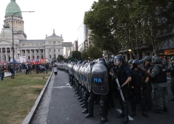 Reforma laboral: Gobierno confirmó que aplicará el protocolo antipiquetes ante la movilización