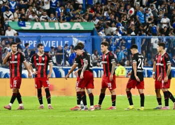 River profundizó su mal presente en el Apertura y cayó con Vélez