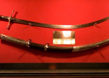 Milei dispuso el traslado del sable corvo de San Martín al Regimiento de Granaderos a Caballo