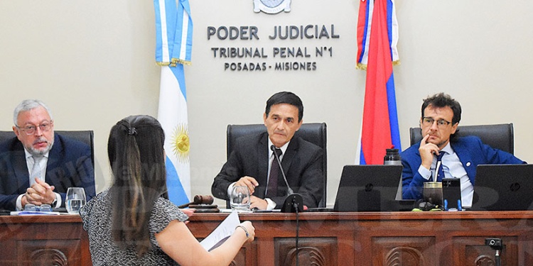 JUECES. El tribunal fue conformado por Gustavo Bernie (centro) como presidente y los vocales subrogantes Juan Carlos Sosa (izquierda de la imagen) y Miguel Mattos.