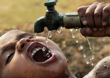 Tener cañería no es tener agua: cuando la realidad de los niños se resquebraja