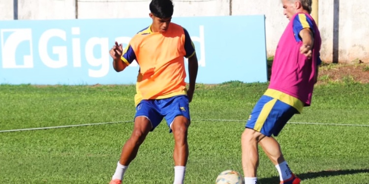 AHORA, EN CASA. Mitre tendrá su estreno este domingo, ante su público. (Foto Prensa Mitre).