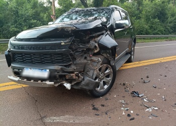 Choque entre un auto y una camioneta cerca del puente internacional de Iguazú dejó tres personas hospitalizadas