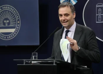 Adorni: El fiscal Pollicita citó a la escribana que intervino en la compra del departamento en Caballito