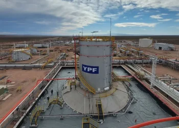 Juicio por YPF: la Justicia de EEUU benefició a Argentina y suspendió todas las demandas