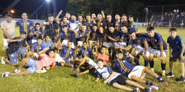 PARA EL RECUERDO. Luego de una reñida definición, 9 de Julio fue el que más acertó y terminó con el trofeo en mano. (Fotos gentileza C.Reble).