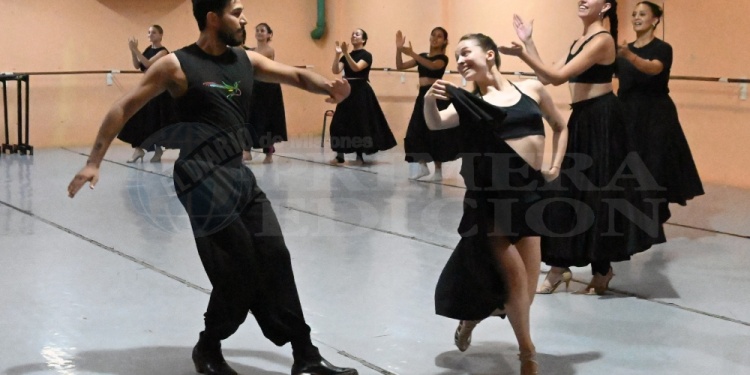 A PASO FIRME. El Ballet Folclórico del Parque del Conocimiento, que este mes celebra una década de trayectoria, bajo la dirección de Luis Marinoni, será parte de la grilla de actividades del Mes de la Mujer, organizada por el Parque del Conocimiento.