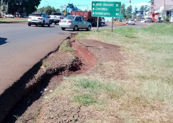 Vecinos de Santa Helena piden arreglo de banquina de “la 105”
