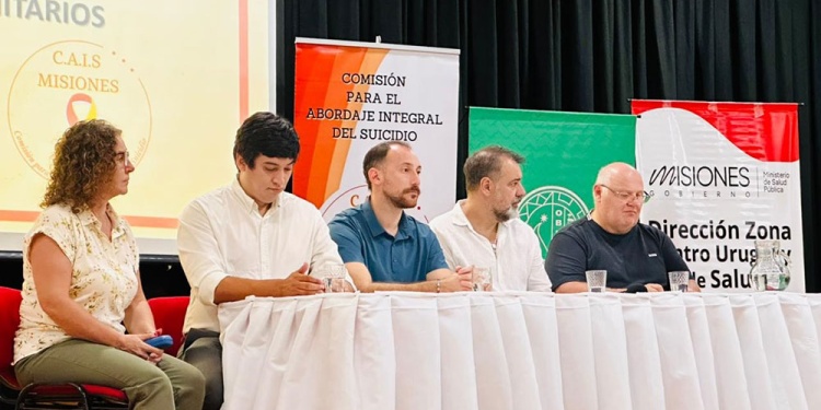 Cuando el aula se vuelve refugio: docentes se capacitaron en prevención del suicidio en Oberá