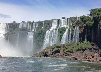 Repunte del caudal de Cataratas y notorio descenso del Uruguay
