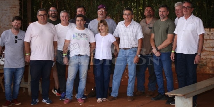 LOS ELEGIDOS. Integrantes de la nueva comisión directiva del Auto Moto Club “Enrique Seeber” de Eldorado.