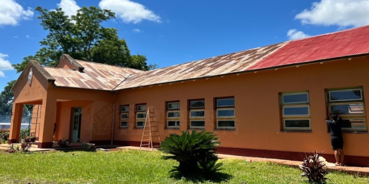 MÁS DE 40 AÑOS DE TRAYECTORIA. La obra avanza de manera sostenida gracias al trabajo solidario de voluntarios y al apoyo de la comunidad. / Foto C. Olivera Schuster