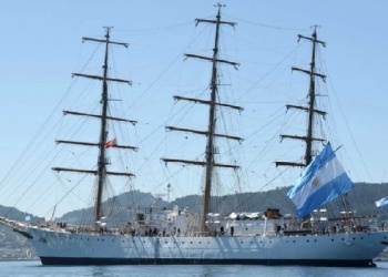 Angelo Carballo y Yuriko Marín, dos misioneros navegando por el Mundo con la Fragata Libertad