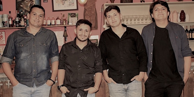 MÚSICA EN FAMILIA. El grupo Che Roga vuelve con una nueva Rueda Chamamecera, que reúne música, baile y amistad en la plazoleta María Morínigo de Posadas.