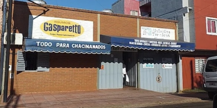 CALLE TRÍPOLI. El emprendimiento comercial que fue víctima del robo hormiga de los elementos denunciados.