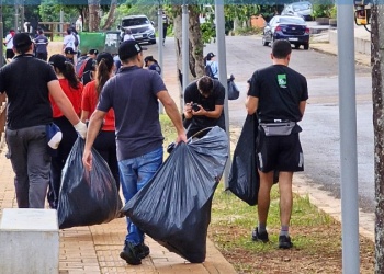 Se suman a “La hora del planeta” con una jornada de limpieza