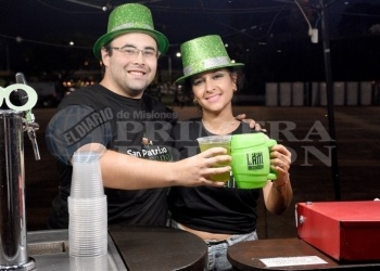 La Cascada se tiñó de verde con la Fiesta de San Patricio
