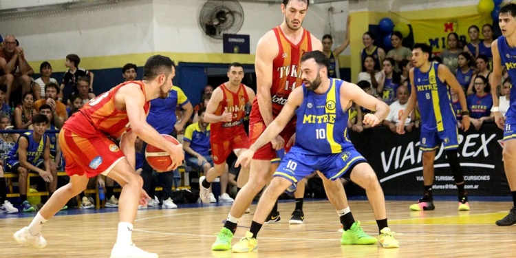 PARA ALQUILAR BALCONES. El básquet regional vive con muchas expectativas el clásico que animarán Tokio y Mitre. (Foto: Prensa Tokio)