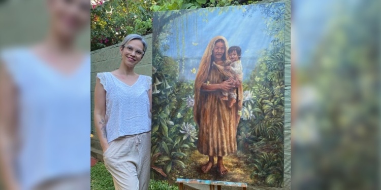 IDENTIDAD MISIONERA. Marisol Gorgues junto a su obra “Santa María del Iguazú”.