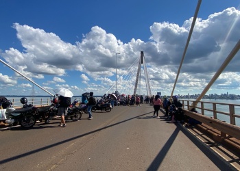 Liberaron el puente Posadas–Encarnación tras una nueva protesta de paseros