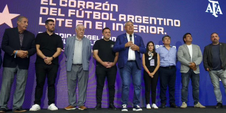 ENCUENTRO. Dirigentes del fútbol del Interior se reunieron en Córdoba.