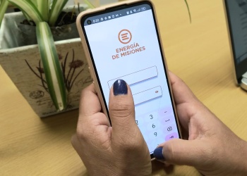 Cómo hacer reclamos y pagar facturas de energía desde el celular en Misiones