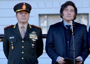 Polémico canje del Ministerio de Defensa: vehículos, lanchas y generadores por motoguadañas