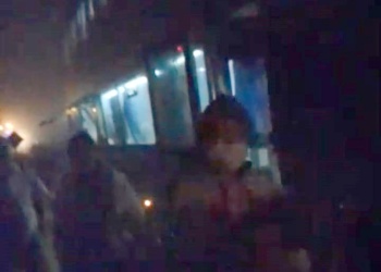 Un colectivo envuelto en humo en Campo Viera generó preocupación