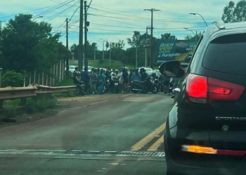 Paseros cortaron el tránsito en la cabecera del puente San Roque en Encarnación