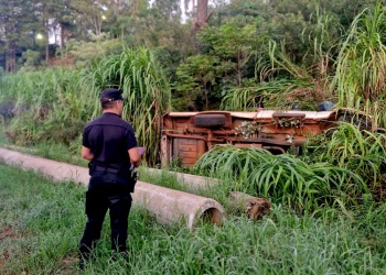 Un hombre de 65 años resultó herido tras despistar con su camioneta en la ruta 14