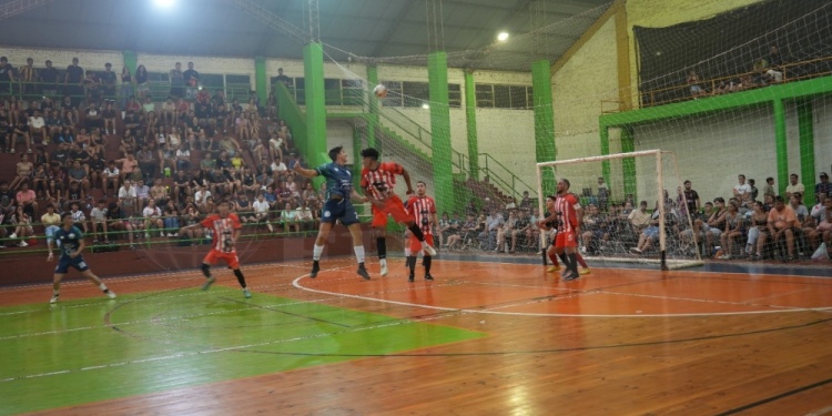 A JUGAR. La acción arrancará hoy con el desarrollo de cuatro encuentros./ Foto A. Smialkowski