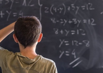 Hora Más: sumarán 263 docentes para reforzar el área matemática