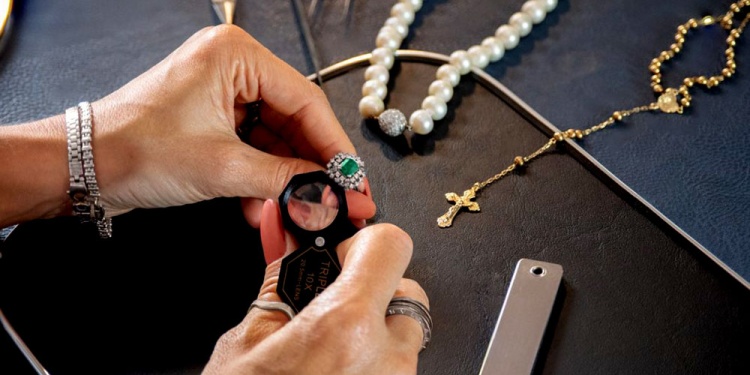 CONTEXTO DE CRISIS. El gramo del lingote de oro cuesta 190.000 pesos, mientras que las “chafas (joyas viejas o en desuso que se venden únicamente por su valor en metal) se comercializan a 130.000 pesos.