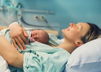 Lala Pasquinelli: “Es un mito que el deseo materno sea instintivo”