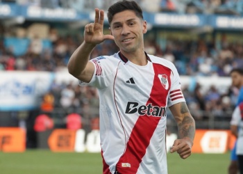 Con polémica, River venció a Estudiantes RC y se subió a la cima