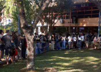 Filas desde las 6 en la UNaM para tramitar el boleto estudiantil gratuito