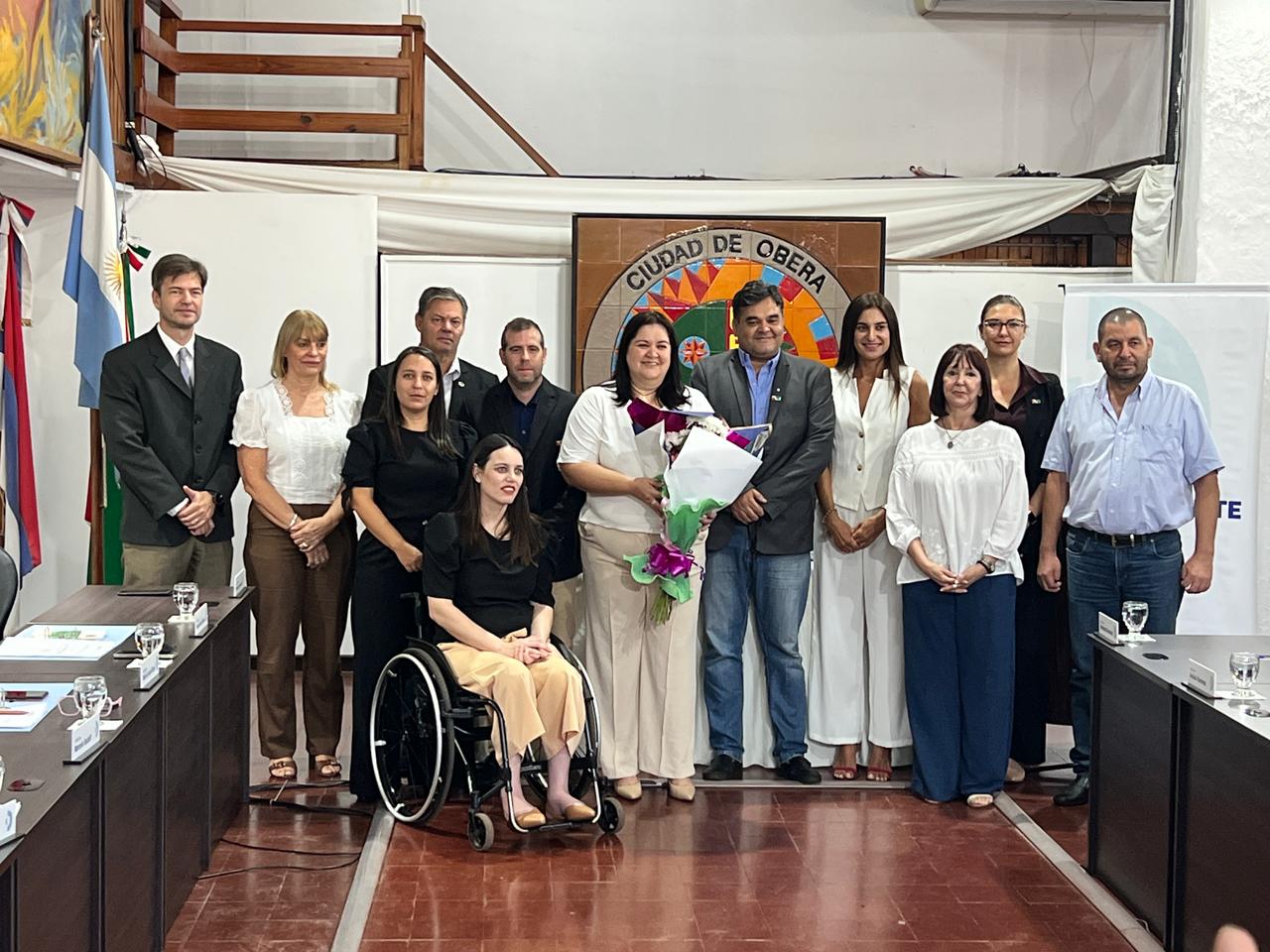 Claudia Urrutia asumió en la Defensoría del Pueblo de Oberá y prometió una gestión “cercana” y sin “banderías políticas”